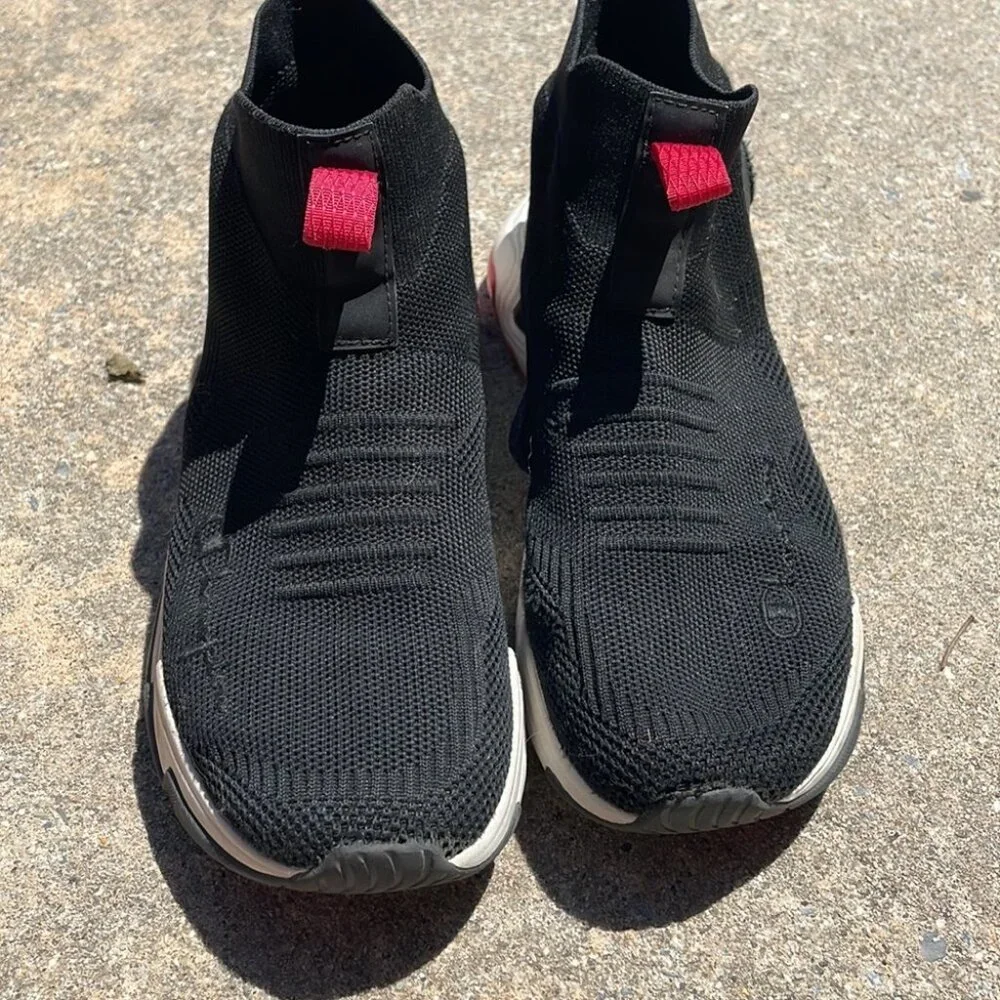 Champion black /red sneakers youth size 6